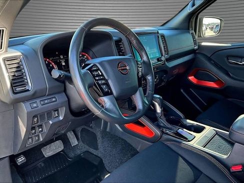 Used 2022 Nissan Frontier PRO-4X AWD/4WD image 18