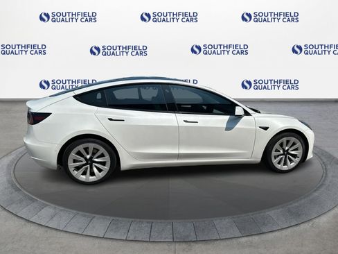 Used 2022 Tesla Model 3 Long Range AWD/4WD image 8