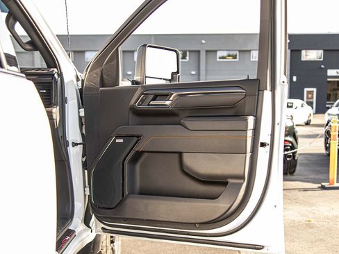 Used 2025 GMC Sierra 2500 AT4 w/ AT4 Premium Plus Package AWD/4WD image 36