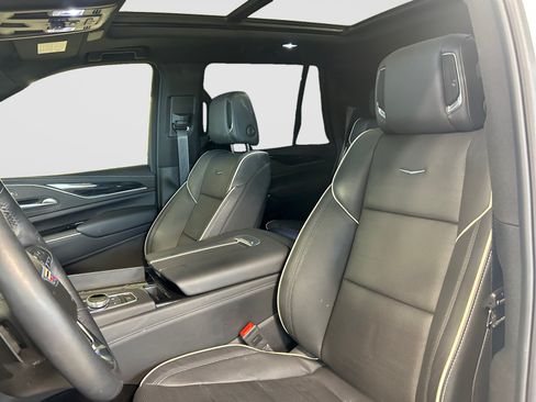 Used 2024 Cadillac Escalade Sport w/ LPO, ONYX Package AWD/4WD image 8