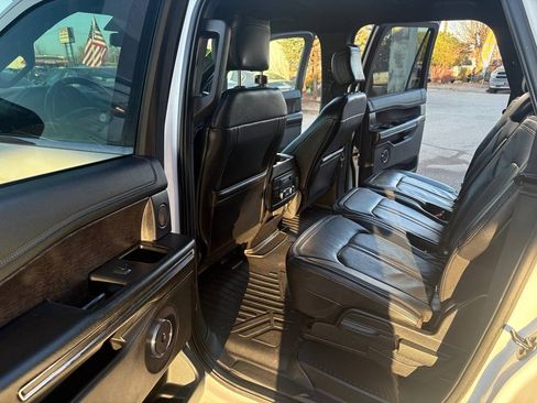 Used 2019 Ford Expedition Max Limited image 17