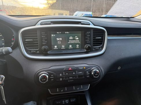 Used 2017 Kia Sorento AWD w/ LX V6 Convenience Package image 11