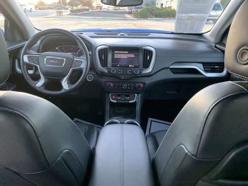 Used 2024 GMC Terrain SLT image 18