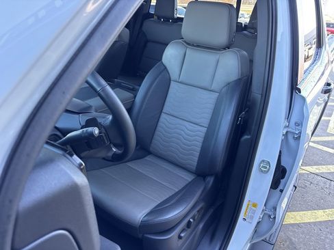 Used 2023 Chevrolet Silverado 1500 ZR2 w/ Technology Package image 21