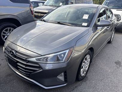 Used 2019 Hyundai Elantra SE w/ Cargo Package