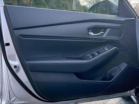 Used 2024 Honda Accord Sport image 9