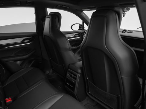 Certified 2025 Porsche Macan 4 Electric image 26