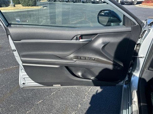 Used 2023 Toyota Camry XSE image 10