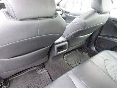 Used 2018 Toyota Camry SE w/ Moonroof Package FWD image 21