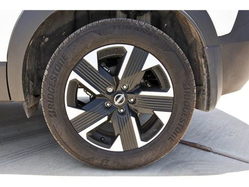 Used 2025 Nissan Kicks SV AWD/4WD image 32