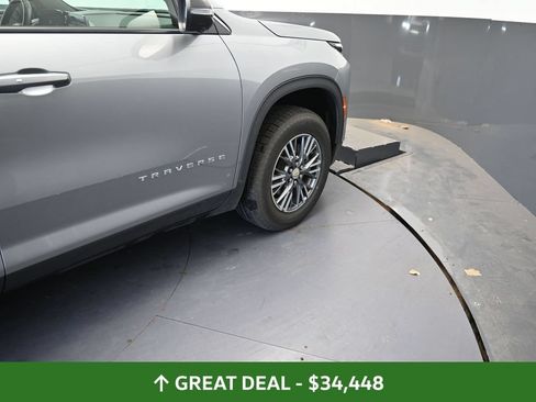 Used 2024 Chevrolet Traverse LT AWD/4WD image 27