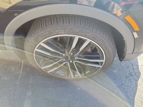 Used 2017 Lincoln MKC Reserve w/ Lincoln MKC Climate Package image 7