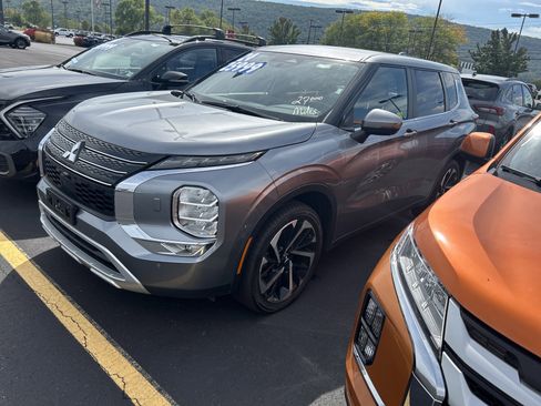 Used 2024 Mitsubishi Outlander SE image 15