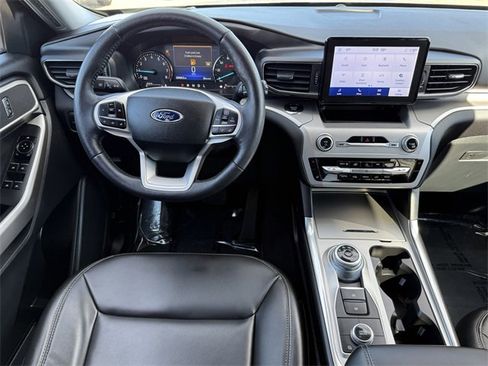 Certified 2022 Ford Explorer XLT w/ Equipment Group 202A image 8