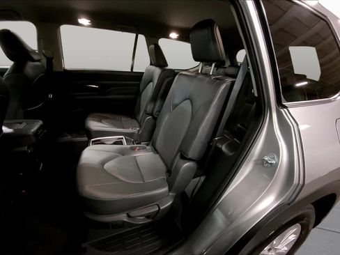 Used 2025 Toyota Grand Highlander AWD image 21