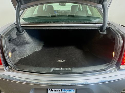 Used 2017 Chrysler 300 C image 26