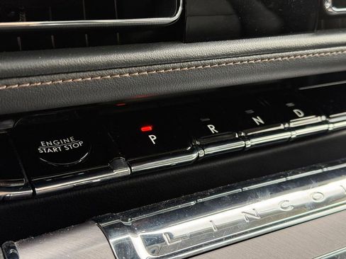 New 2025 Lincoln Aviator AWD w/ Jet Appearance Package image 14