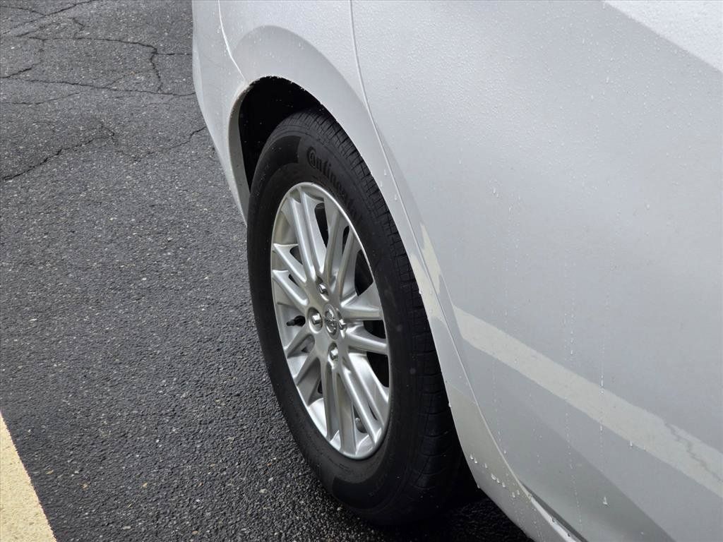 Used 2024 Nissan Versa S FWD image 16