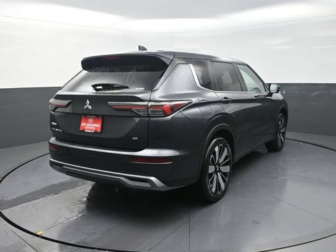 Used 2025 Mitsubishi Outlander SE AWD/4WD image 8