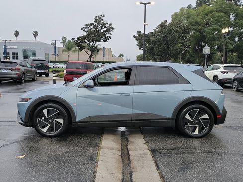 Certified 2025 Hyundai Ioniq 5 SE image 3