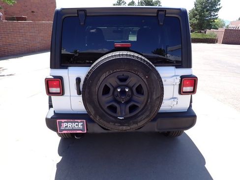 Used 2022 Jeep Wrangler Unlimited Sport AWD/4WD image 3