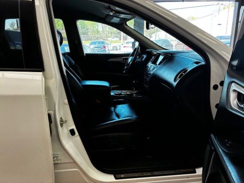 Used 2020 Nissan Pathfinder SL image 27