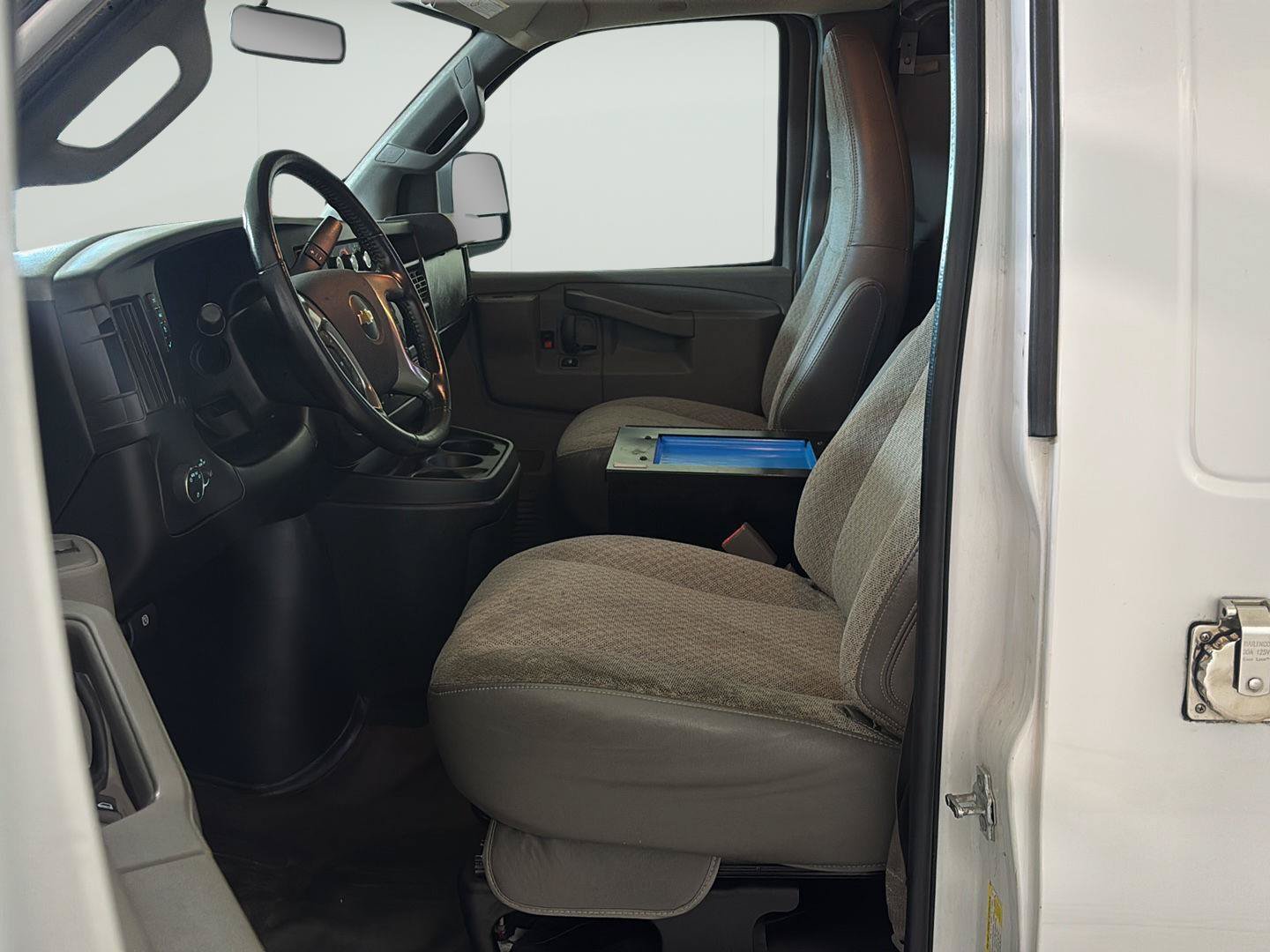 Used 2019 Chevrolet Express 2500 w/ Communications Package RWD image 3