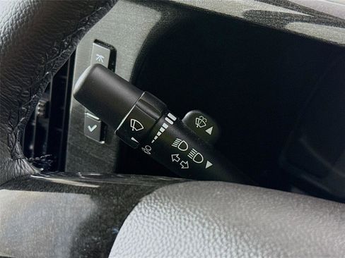 Used 2025 GMC Savana 2500 w/ Driver Convenience Package image 5