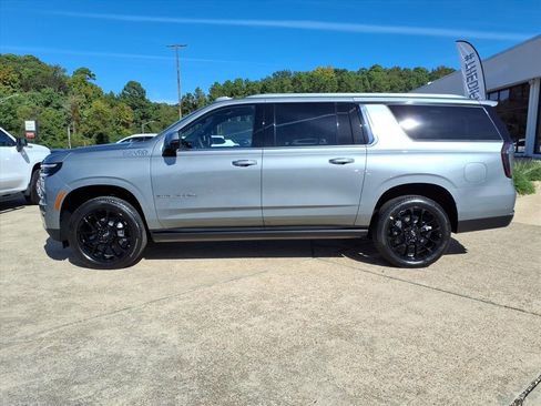 New 2026 Chevrolet Suburban High Country image 7