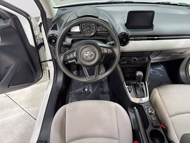 Used 2019 Toyota Yaris L FWD image 14