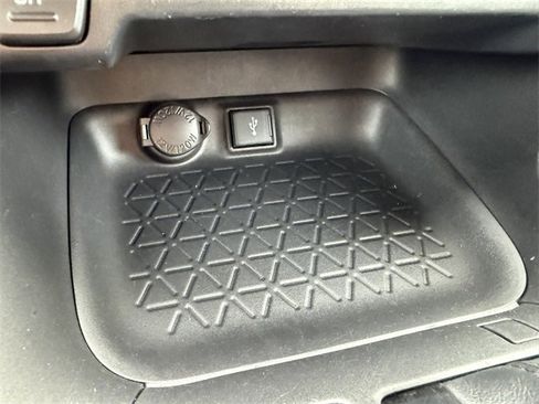 Used 2021 Toyota RAV4 XLE image 49