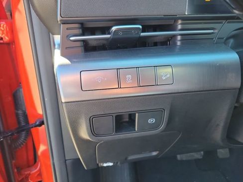 Used 2024 Hyundai Kona SEL w/ Convenience Package image 16