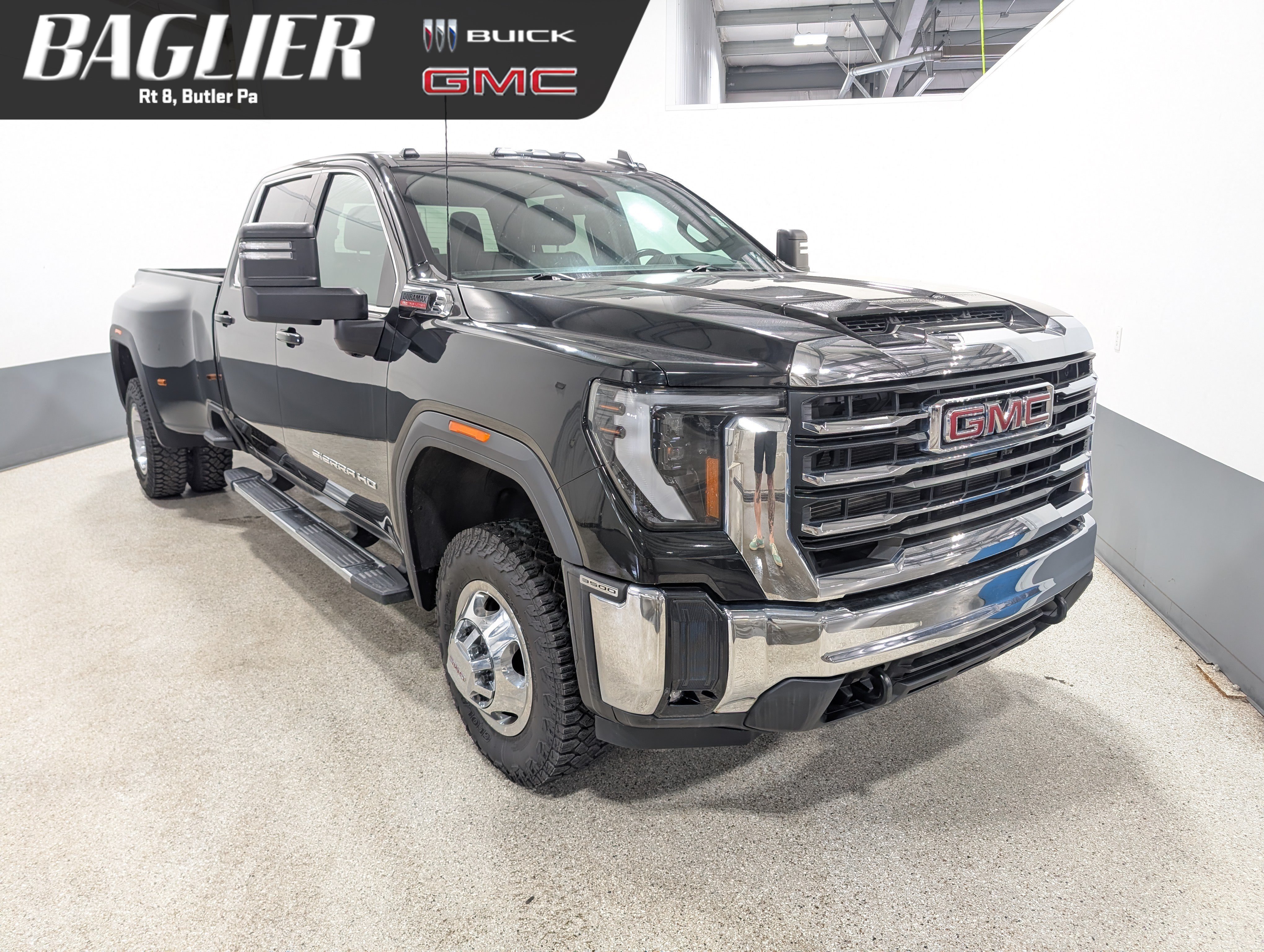 Used 2024 GMC Sierra 3500 SLE w/ SLE Value Package AWD/4WD image 1