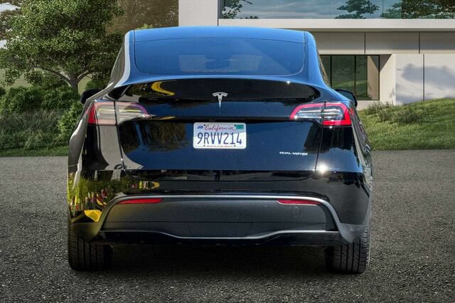 Used 2024 Tesla Model Y Long Range AWD/4WD image 5