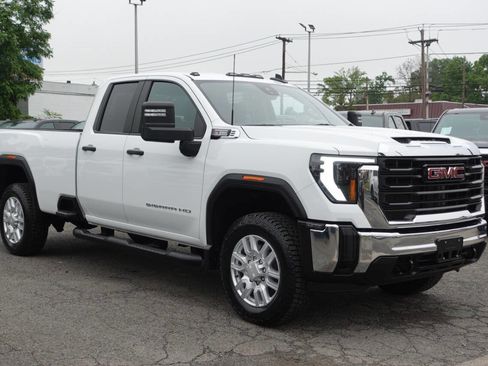 Used 2024 GMC Sierra 2500 Pro image 3