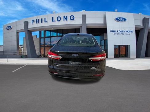Used 2019 Ford Fusion SE FWD image 4