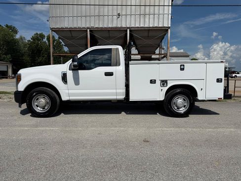 Used 2019 Ford F250 XL w/ Power Equipment Group RWD image 2