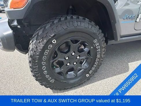 Used 2023 Jeep Wrangler Unlimited w/ Cold Weather Group AWD/4WD image 4