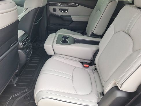 New 2025 Honda Pilot Elite image 17