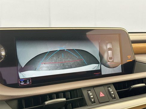 Used 2019 Lexus ES 350 Ultra Luxury image 25