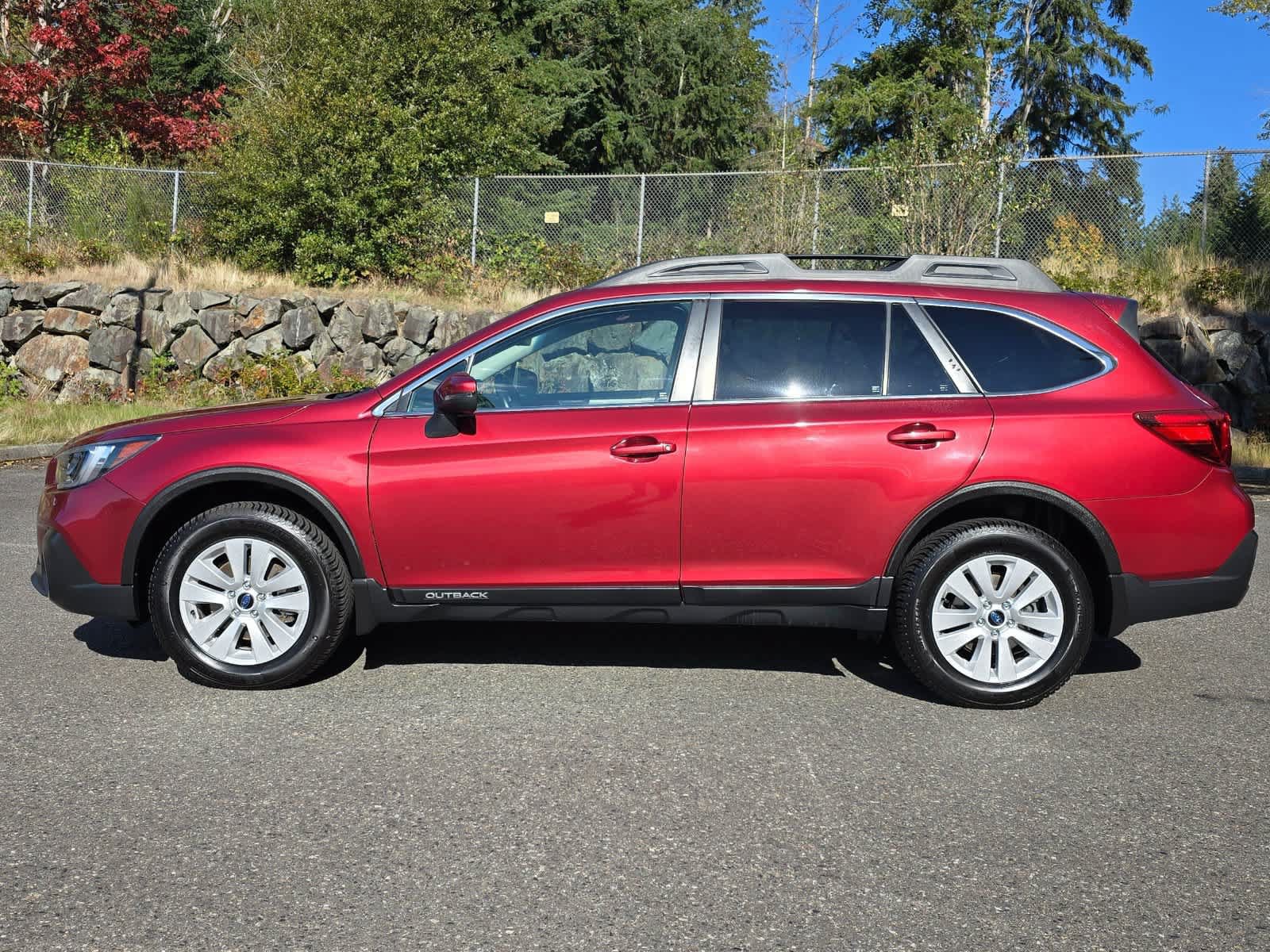 Used 2018 Subaru Outback 2.5i Premium AWD/4WD image 3