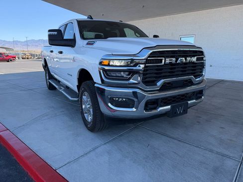 Used 2025 RAM 2500 Big Horn AWD/4WD image 1