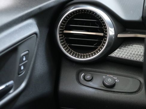 Used 2024 Chevrolet Trax ACTIV w/ Driver Confidence Package image 15