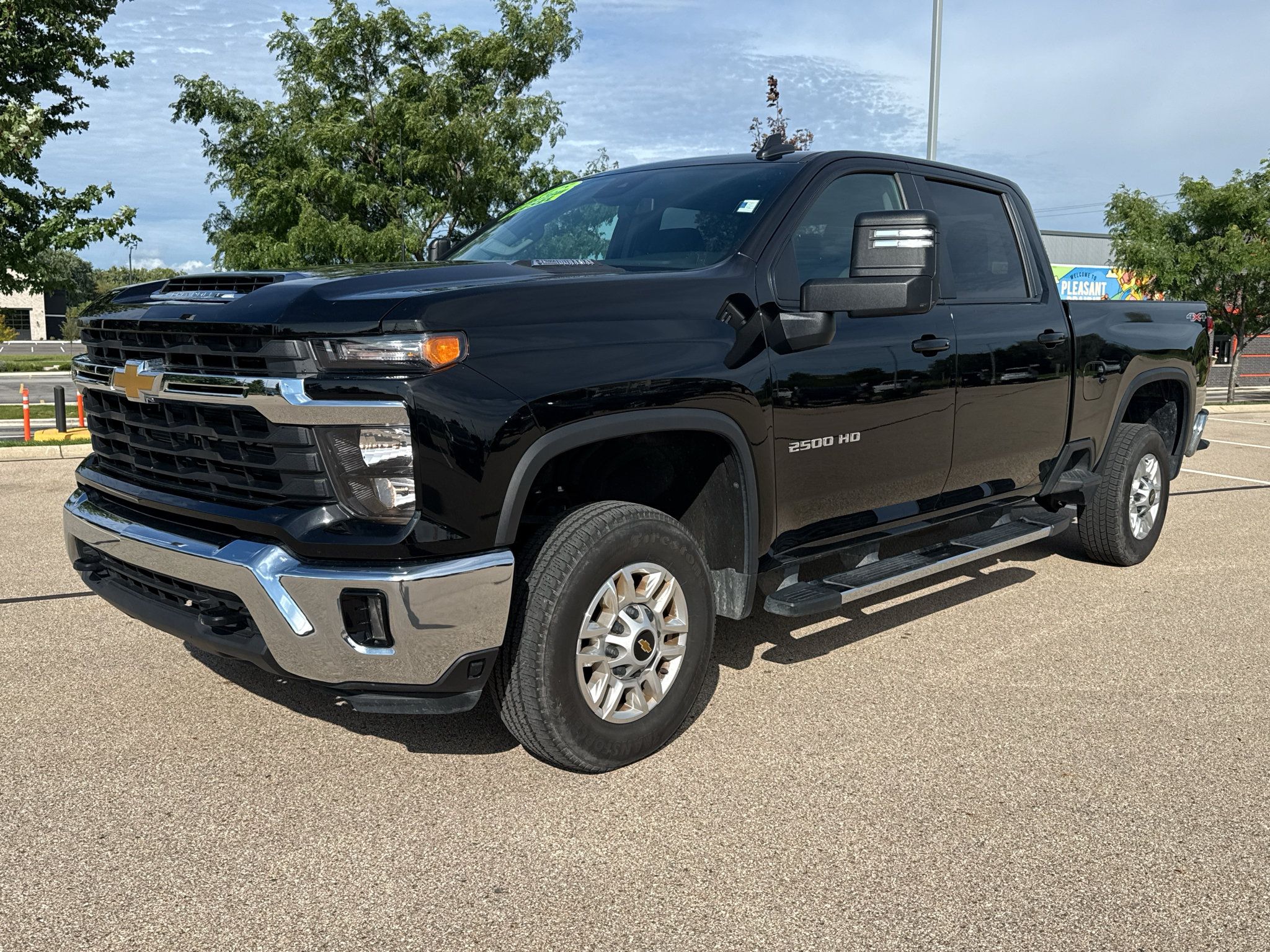 Used 2025 Chevrolet Silverado 2500 LT w/ Convenience Package AWD/4WD image 1