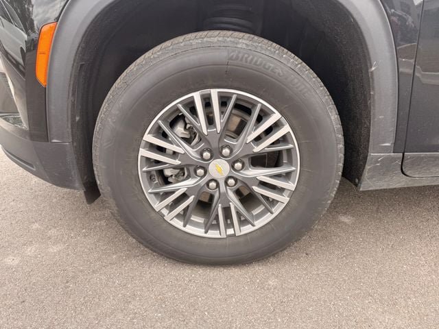 Used 2026 Chevrolet Traverse LT AWD/4WD image 25