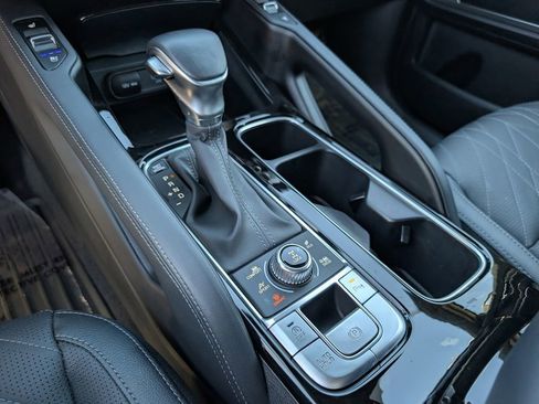 Certified 2025 Kia Telluride AWD image 32
