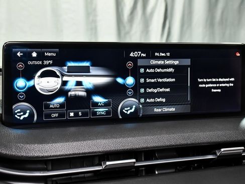 Used 2025 Genesis GV70 2.5T image 25