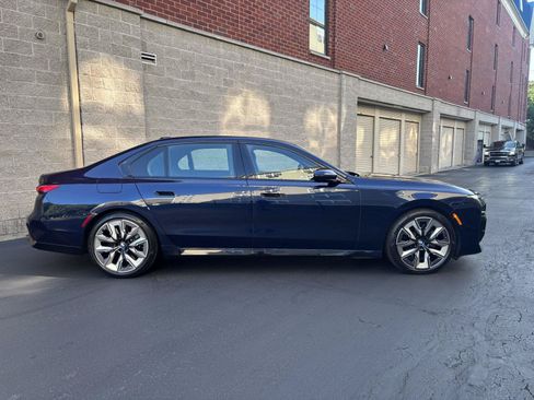 Used 2023 BMW 760i xDrive w/ Luxury Rear Seating Package AWD/4WD image 2