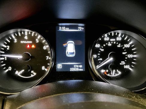 Used 2017 Nissan Rogue S image 19