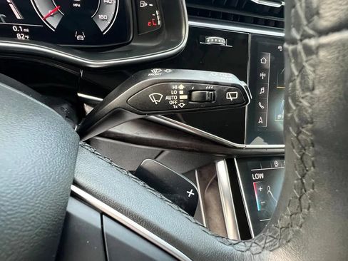 Used 2023 Audi Q7 2.0T Premium w/ Convenience Package AWD/4WD image 17